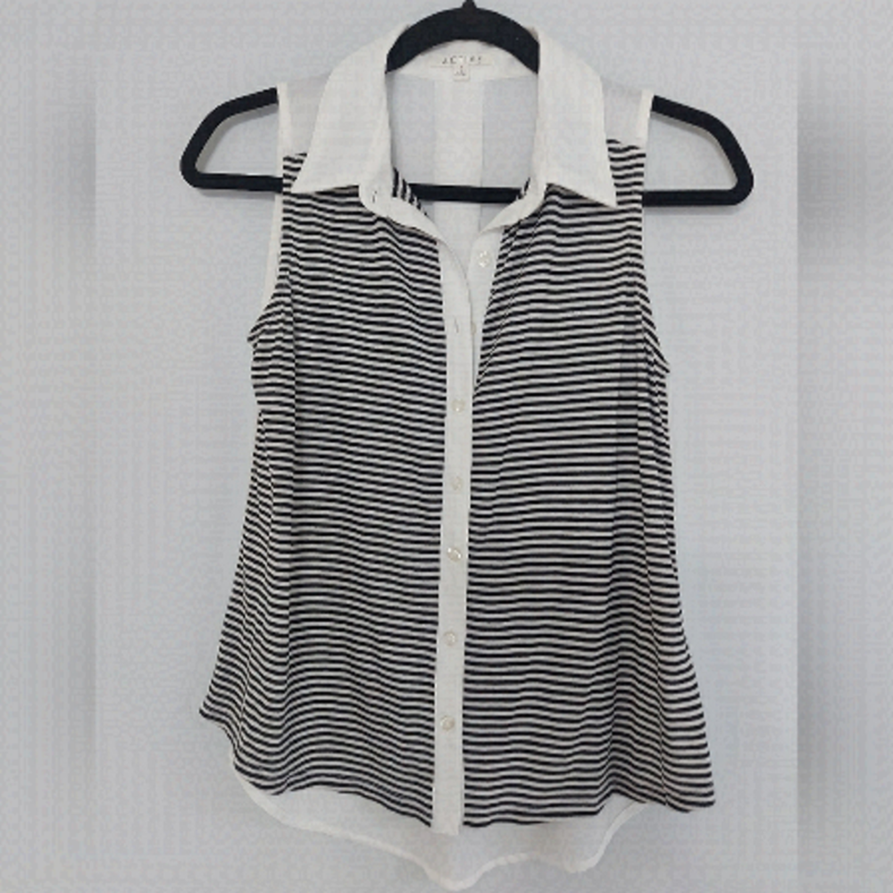 ACTIVE size small sleeveless shirt